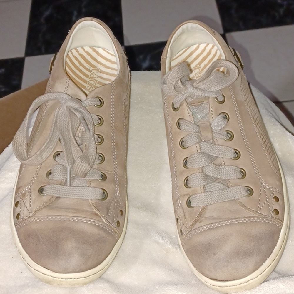 TAOS Tan Capitol Leather Lace Up Shoes Size 7